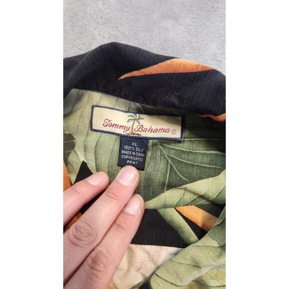Tommy Bahama Men's XL Black 100% Silk Floral Leaves Button Down Shirt - Picture 2 of 6